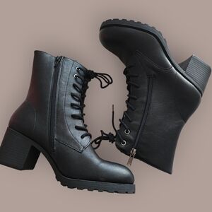 Elegant Black Lace-Up Boots for Women 8.5M